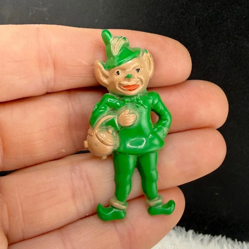 Vintage Leprechaun Pin Elf Green Plastic Pot of Gold St Patricks Day Kitch